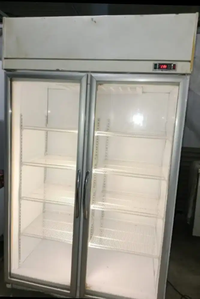 Frizer sleding dn showcase