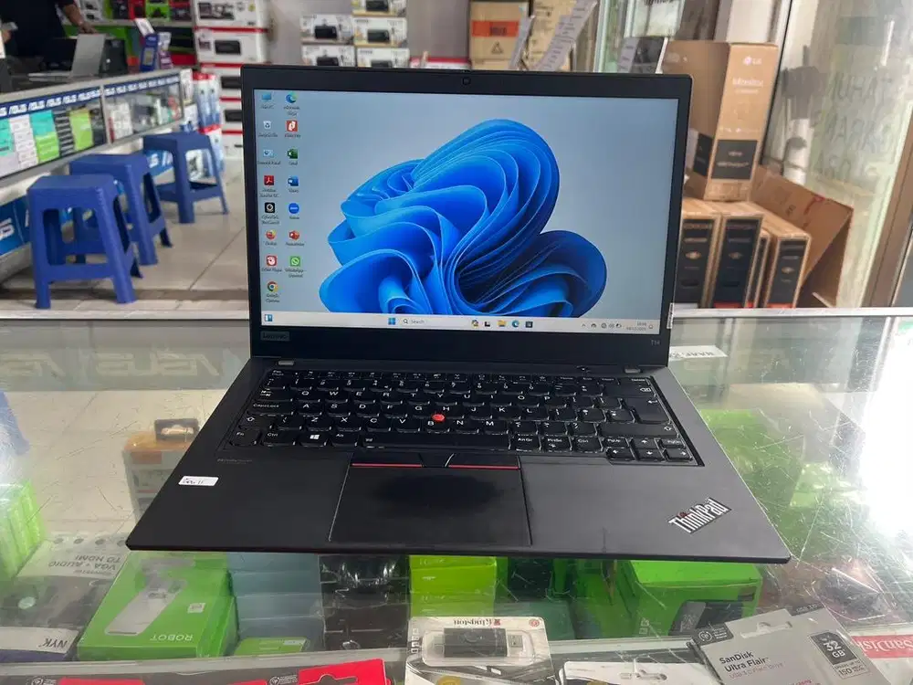 Laptop Lenovo Thinkpad i5 gen11 ram 16gb ssd 256gb garansi 6bln