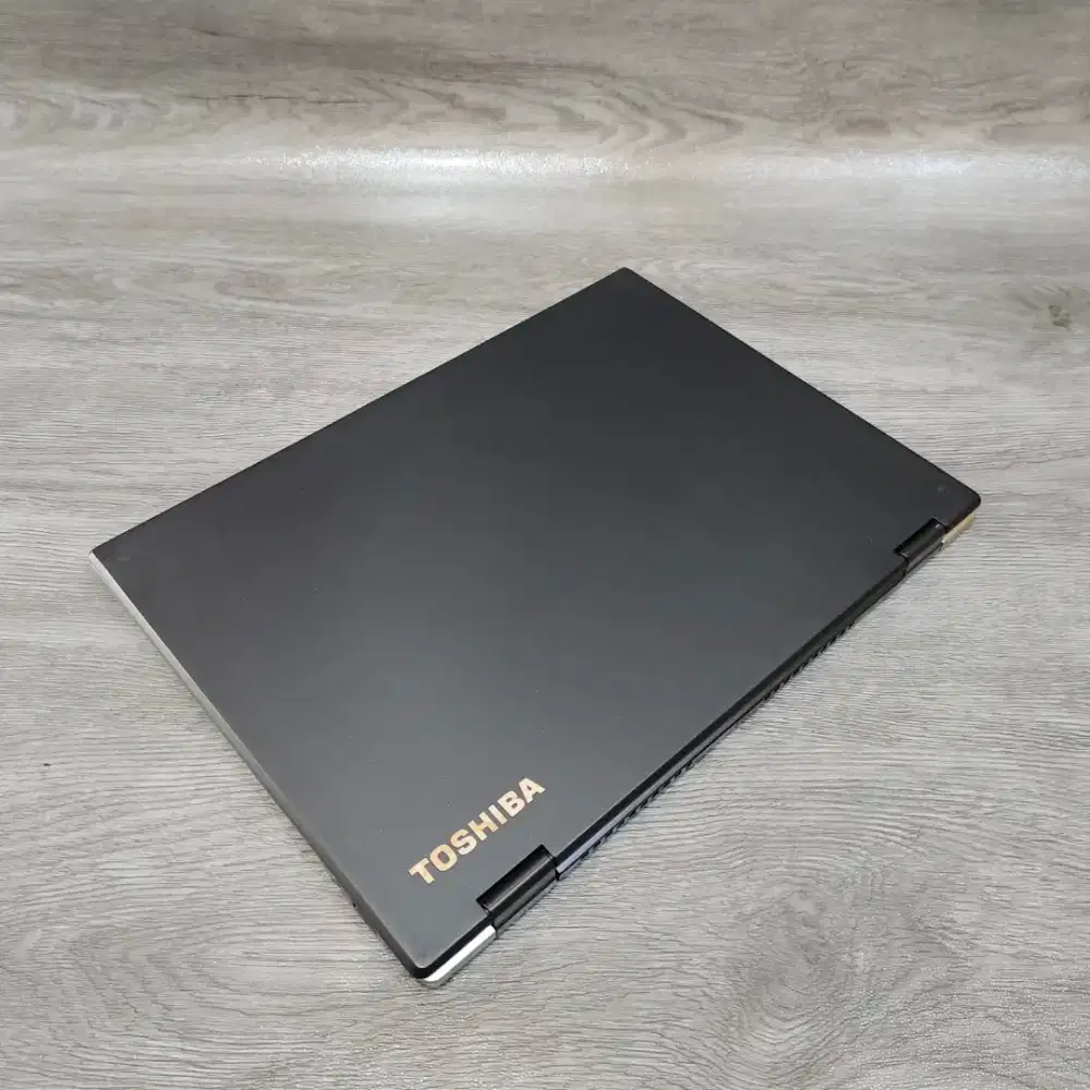 2IN-1 Laptop Toshiba PORTEGE X20W-E Slim Touchscreen + Layar Lipat Co]