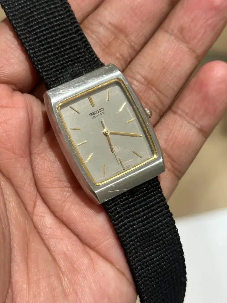 Jam tangan seiko 5 quartz vintage original