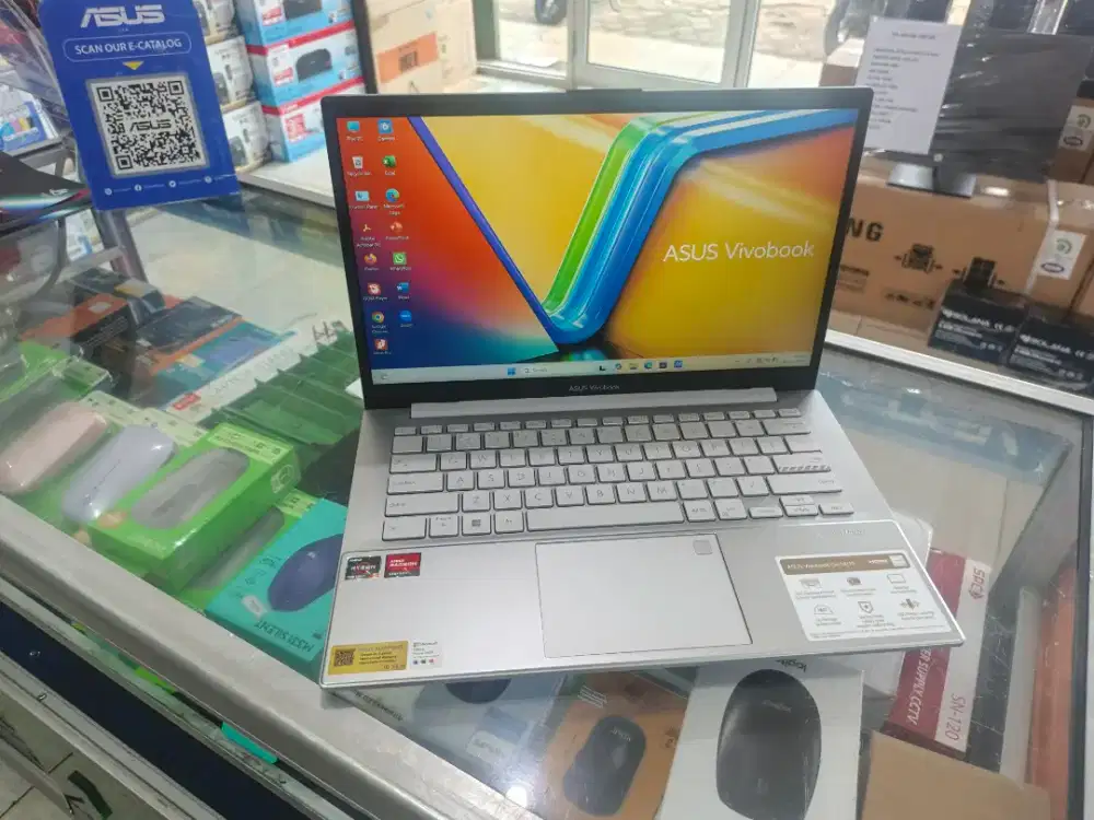 Leptop asus 1404Fa ryzen 5-7520