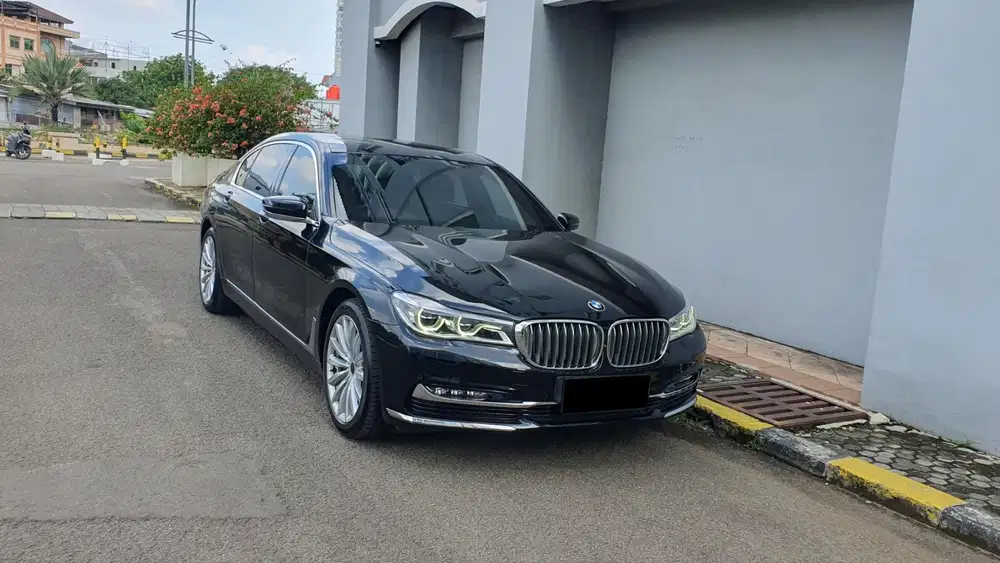 BMW 740Li G12 CKD 2017