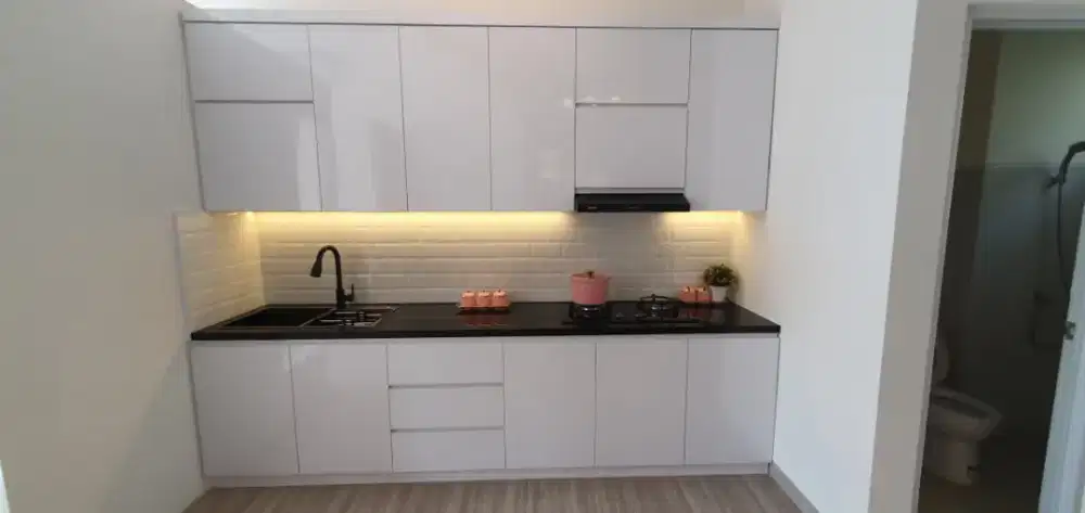 Kitchen set black white