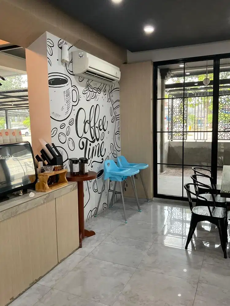 Di cari helper/waiters untuk kerja di coffe shop jl putri hijau