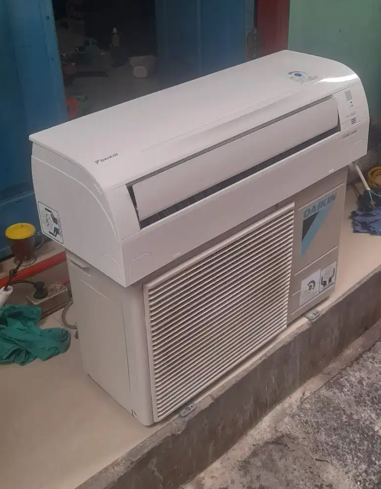 Jual ac daikin thailand 1/2 pk R32 masih mulus ori ful