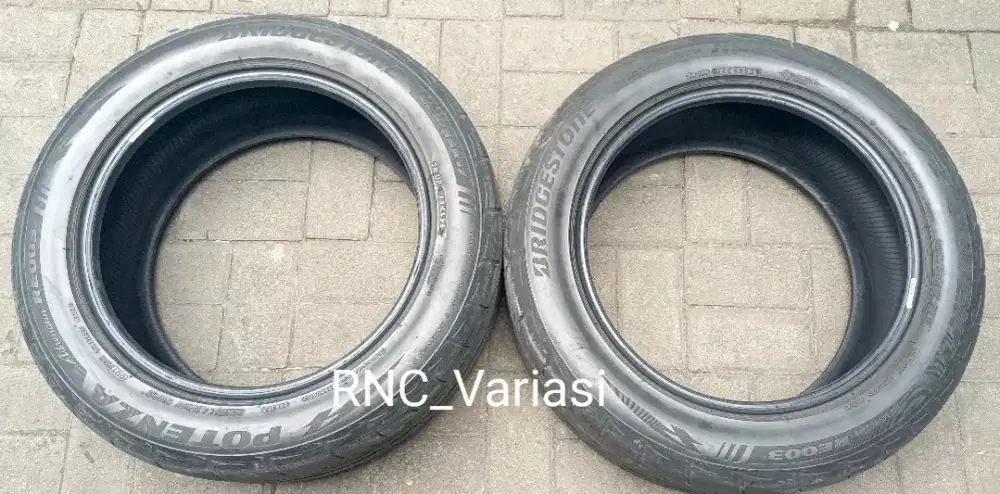 Ban 225/55 R17 Bridgestone Potenza adrenalin