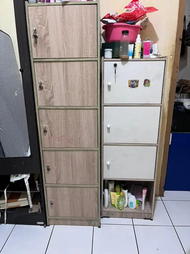 Lemari kayu benton lokar berpintu