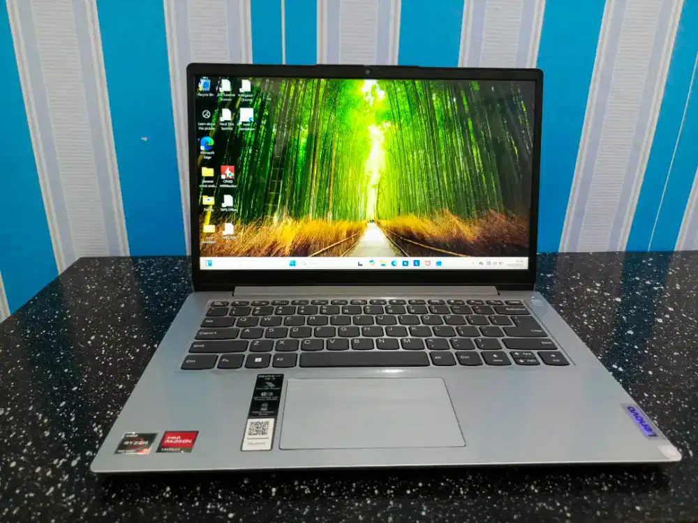 Laptop Lenovo 82vF