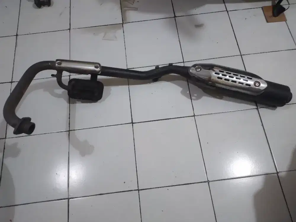 knalpot motor pulsar 180