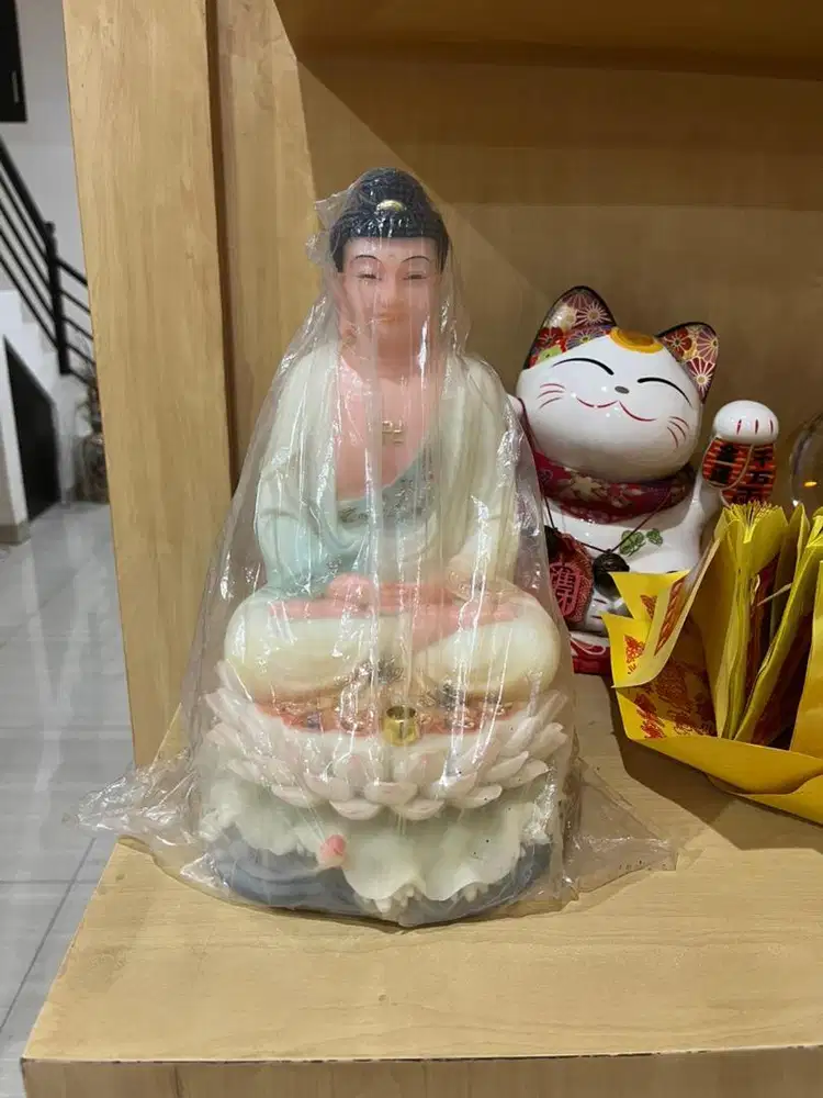 Patung buddha 12 inc fiber