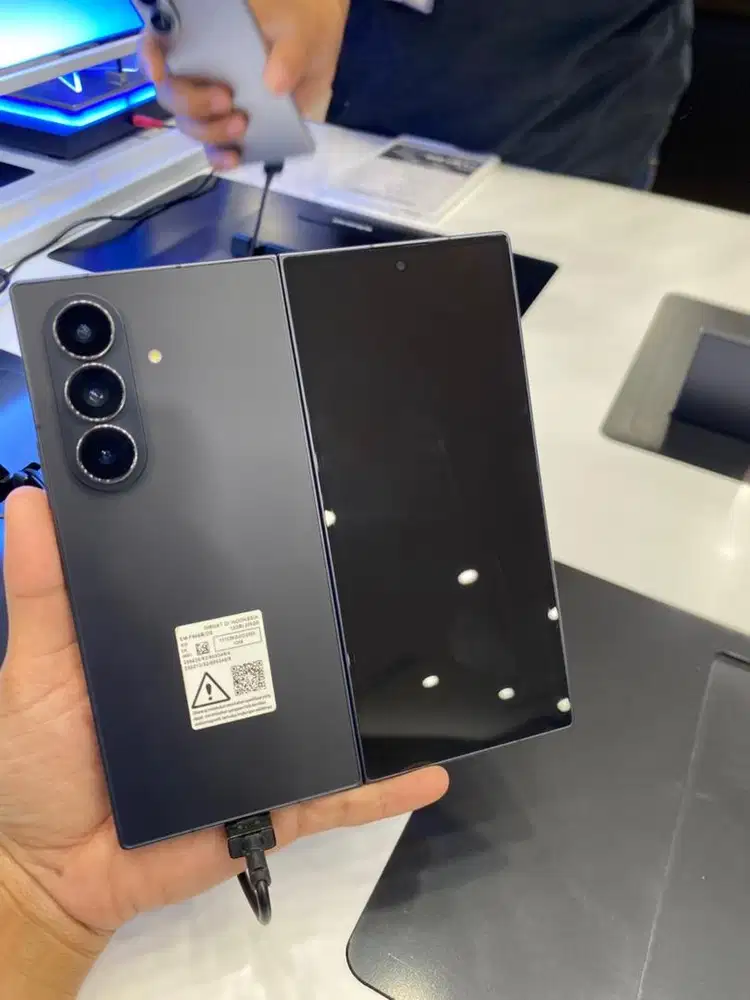 galaxy samsung Zfold7 free buds3FE dan bluthotth speaker