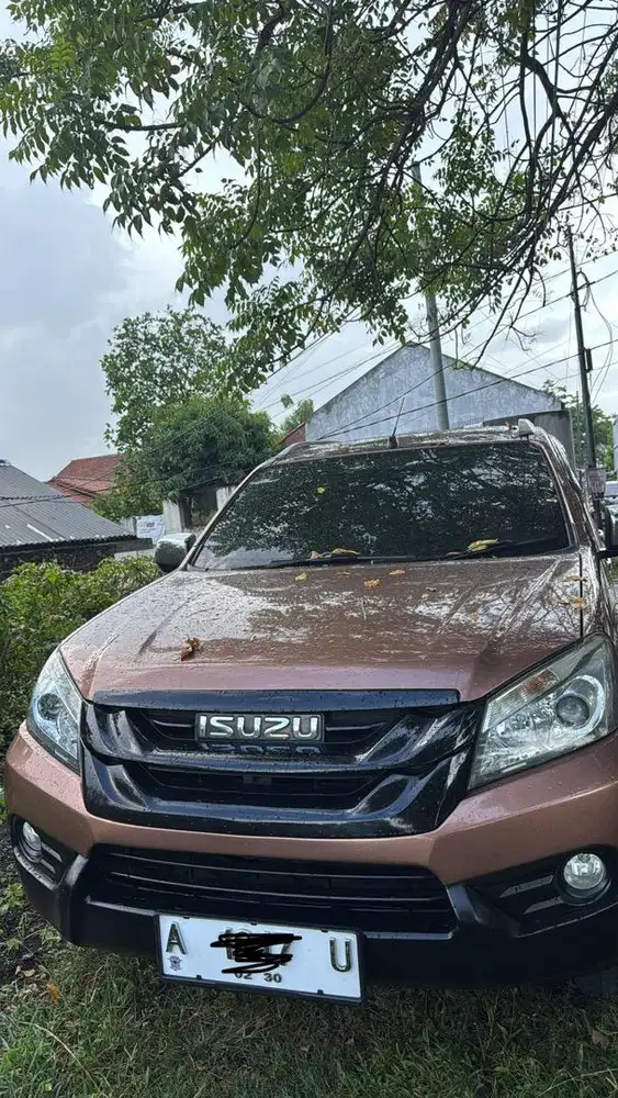 Isuzu MUX 4x2 Diesel AT 2015