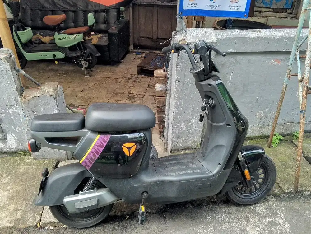 Sepeda Motor Listrik