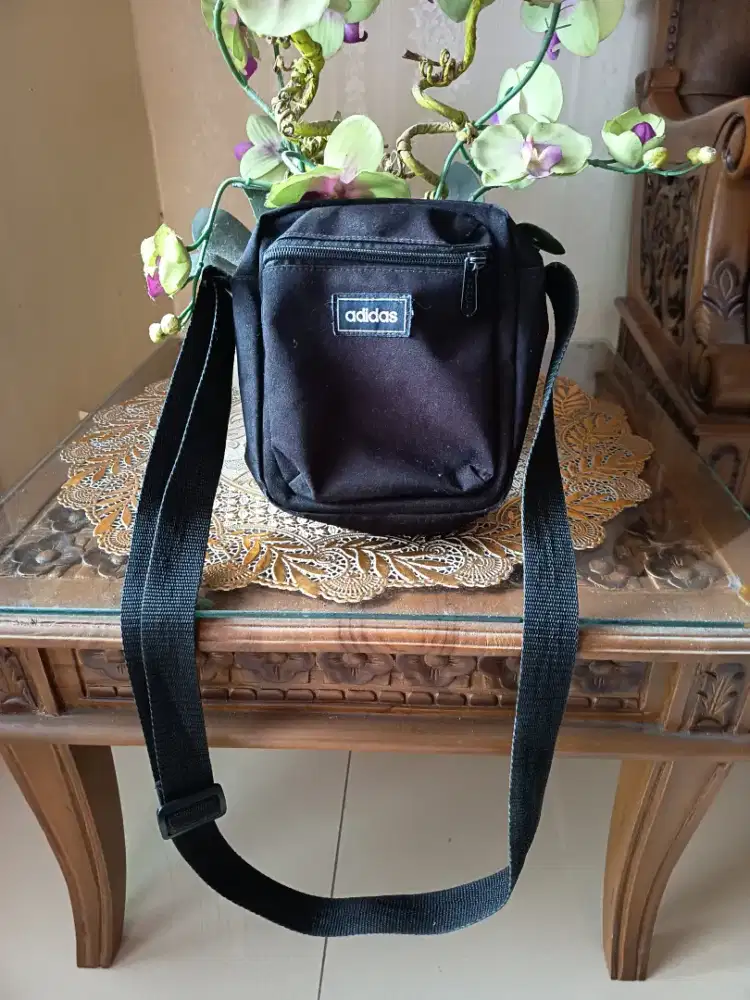 Tas slempang Adidas ori