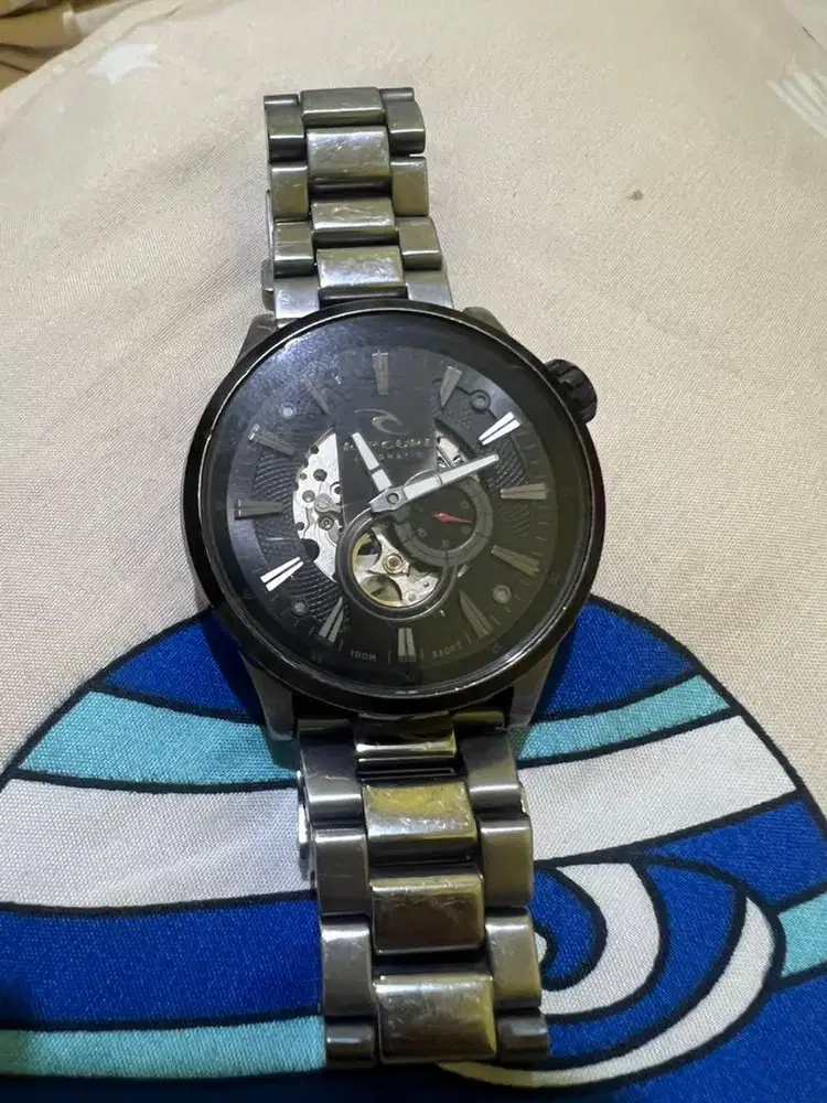Di jual jam tangan rip curl