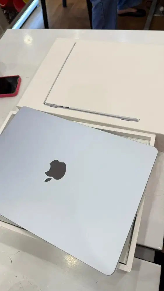 MacBook Air M4 16/256 SkyBlue
