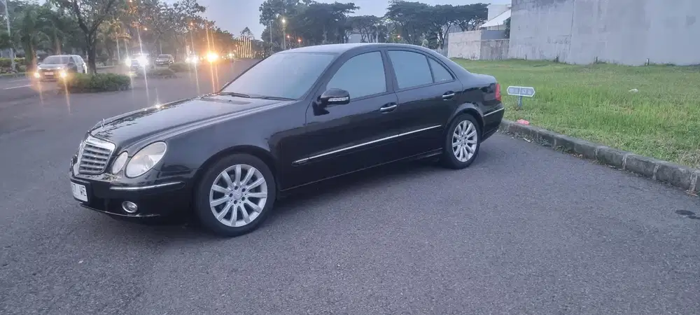 Mercedes-Benz E280 2008 Bensin