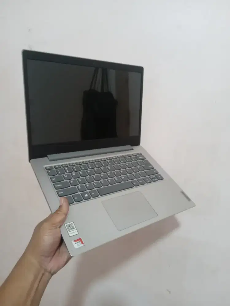 Laptop lenovo slim