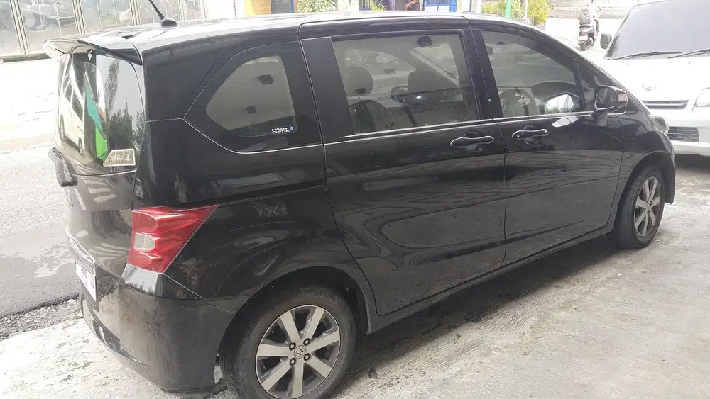 Honda Freed 2010 Bensin