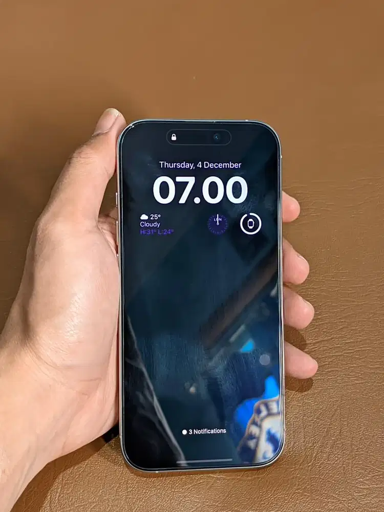 iPhone 16 Pro White 128GB Garansi Aktif Resmi (iBox) Mulus