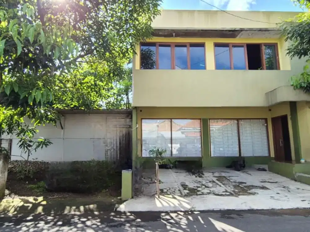Dijual Rumah di Komplek Velodrome Cimahi, Cocok untuk Ruang Usaha