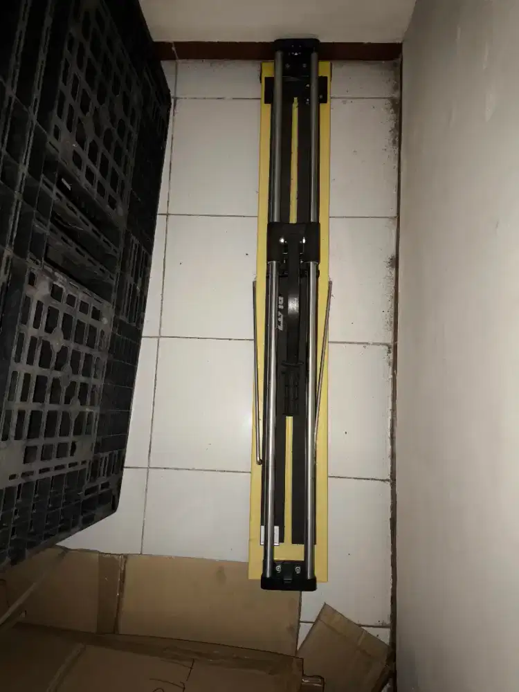 ALAT PEMOTONG KERAMIK BLITZ