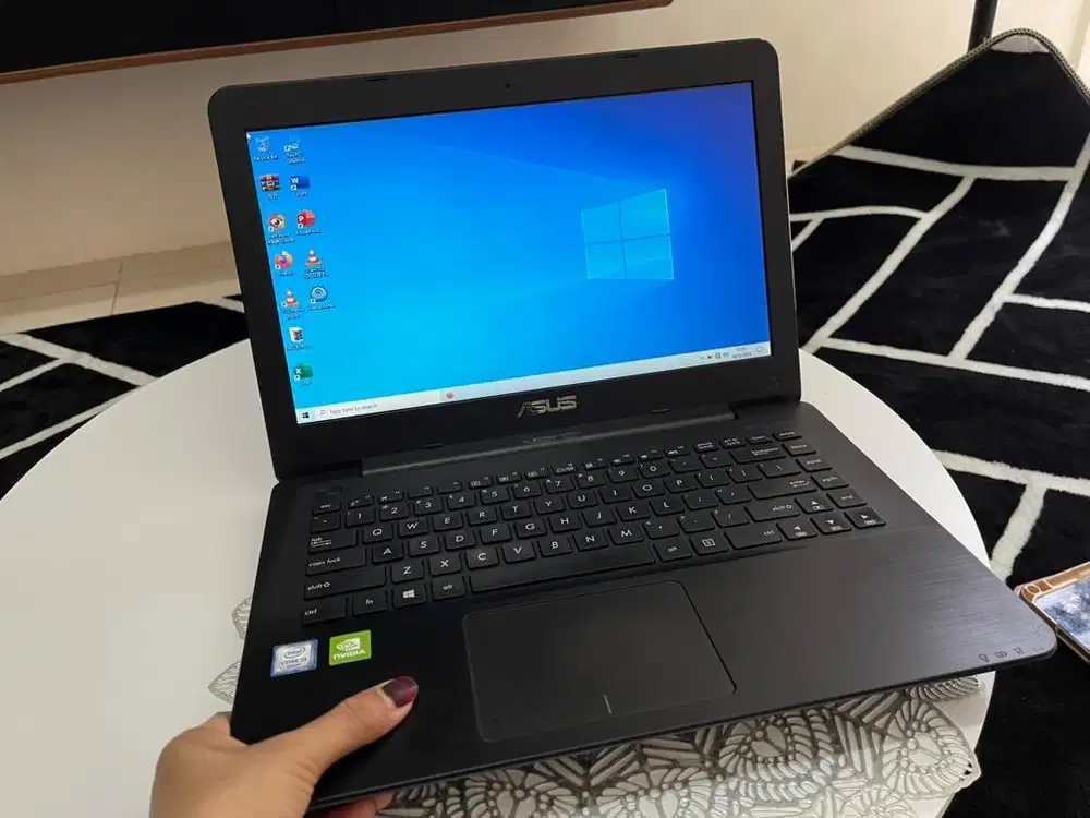 Laptop asus core i3 vga invidia