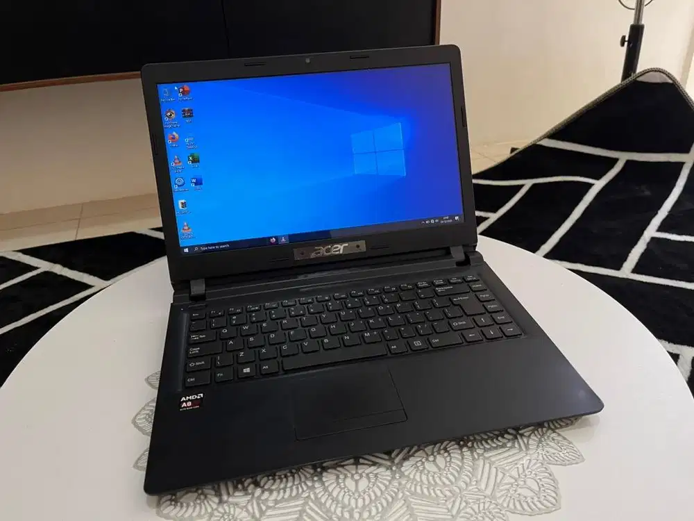 Laptop acer amd a8 tanpa minus slim