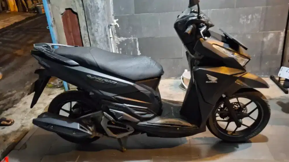 Dijual Honda Vario 150 LED old CBS ISS thn 2017 barang istimewa murmer