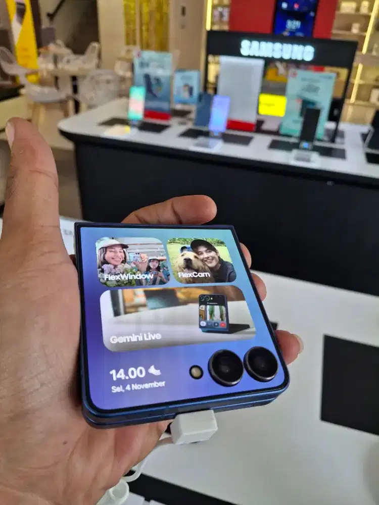 SAMSUNG Z FLIP 7 DISKON 3 JUTA PWP WATCH FIT3, CHARGER ORI DAN SPEAKER