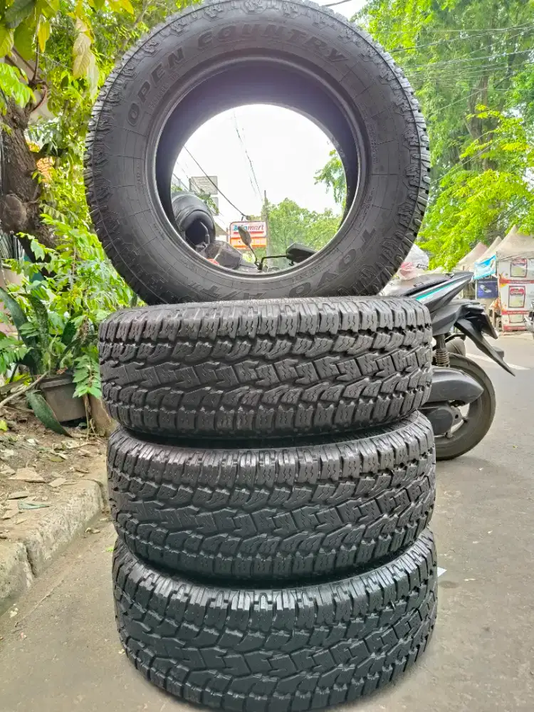 toyo 265/65/18 opat2 90%