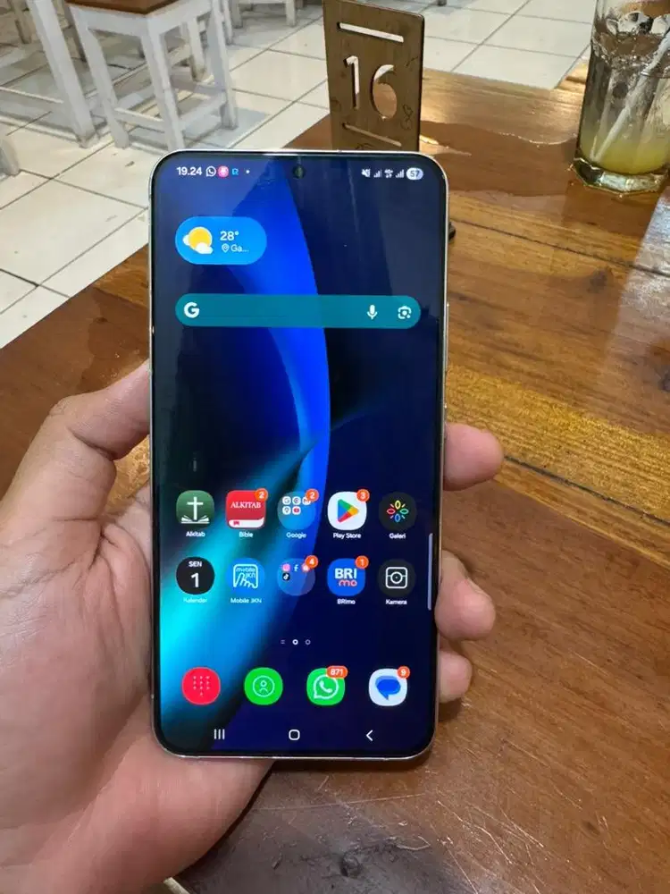 Samsung S22+ 8/256 gb