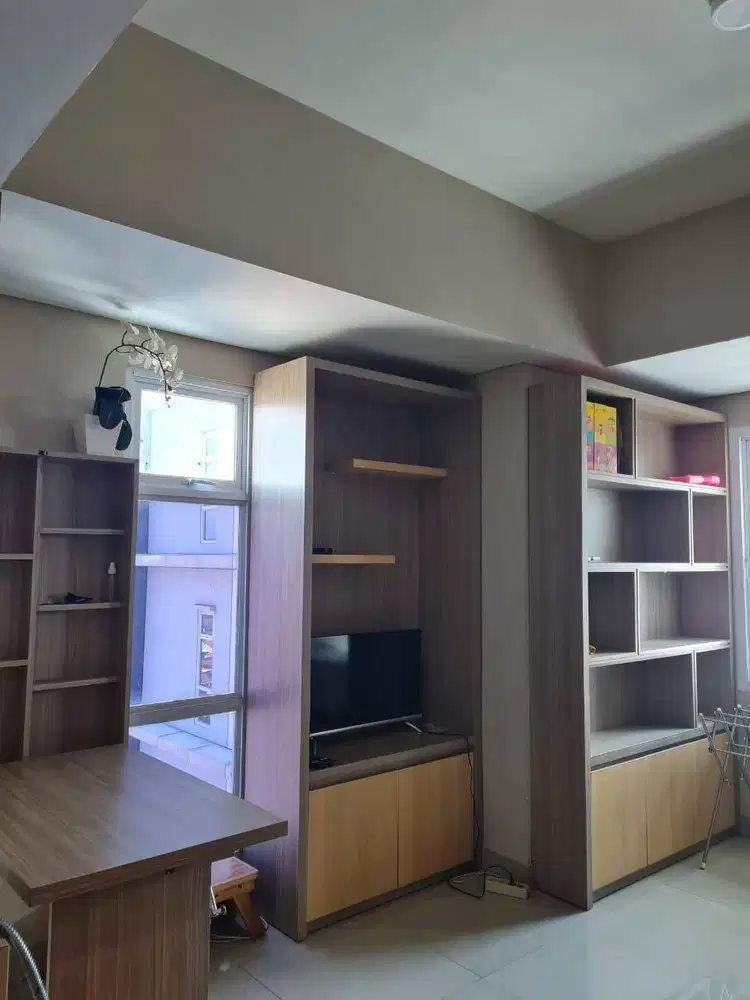 DIJUAL APARTEMEN BESS MANSION FULL FURNISH DI RAYA JEMURSARI POOL VIEW