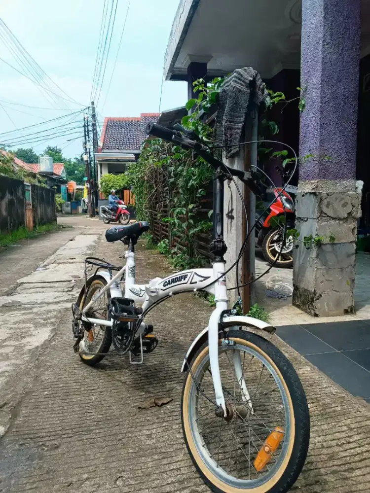 Sepeda lipat Genio 16