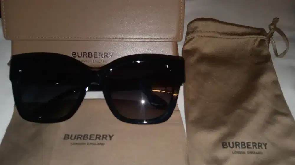 Sunglasses Burberry original Made in italy cod jakarta pusat