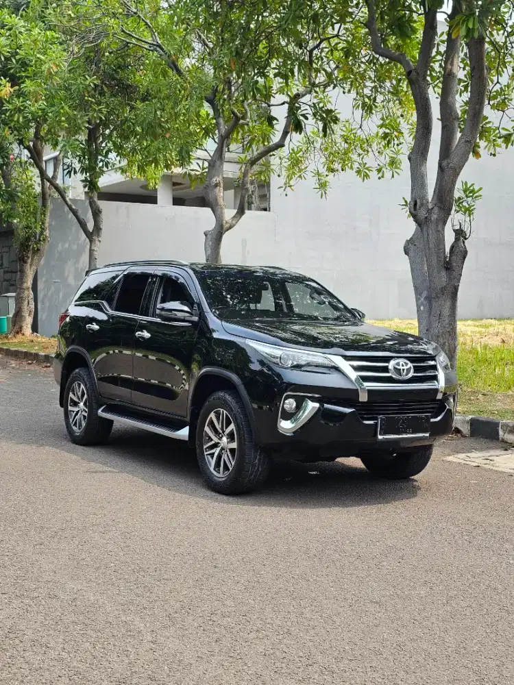 CASH! Toyota Fortuner 2.4 VRZ A/T
