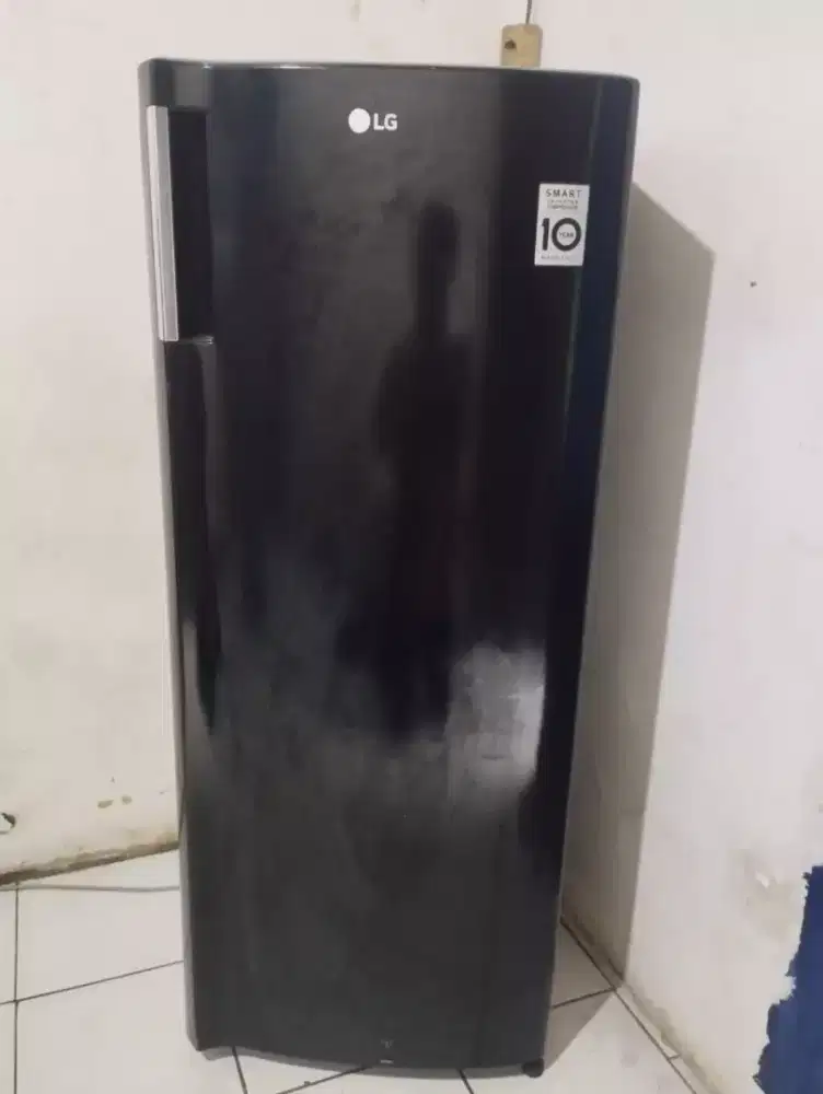 Di jual freezer LG 6 rak
