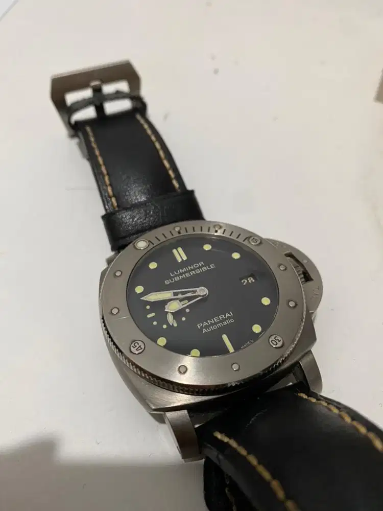 Jam tangan pria Panerai