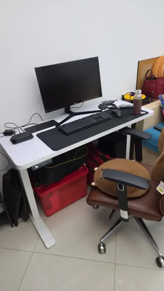 Di jual meja komputer adjustable tinggi 75cm bonus mousepad lebar htm