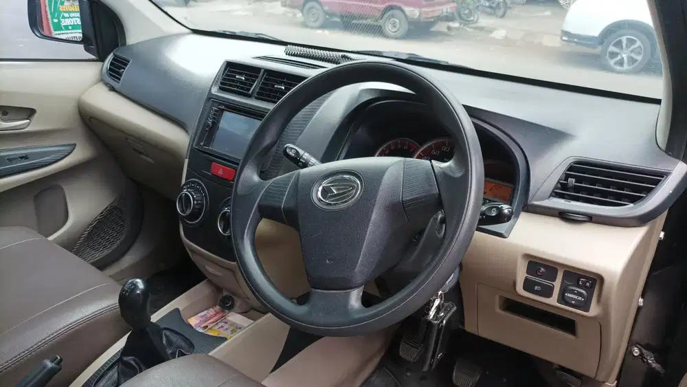 Daihatsu Xenia 2011 Bensin