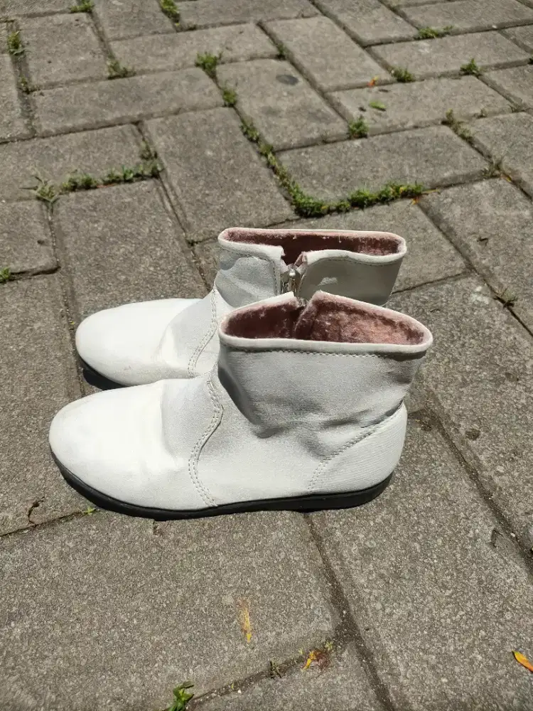 Sepatu Drumband anak putih