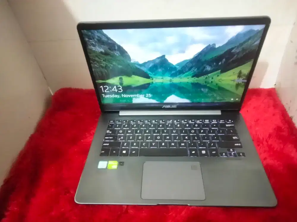 Asus ZENBOOK BODY METAL/core i5 gen8/ram 8gb/SSD512gb/VGA NVIDIAMX150