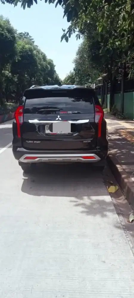 Mitsubishi Pajero Sport Dakar 4x2 A/T th 2023 Hitam