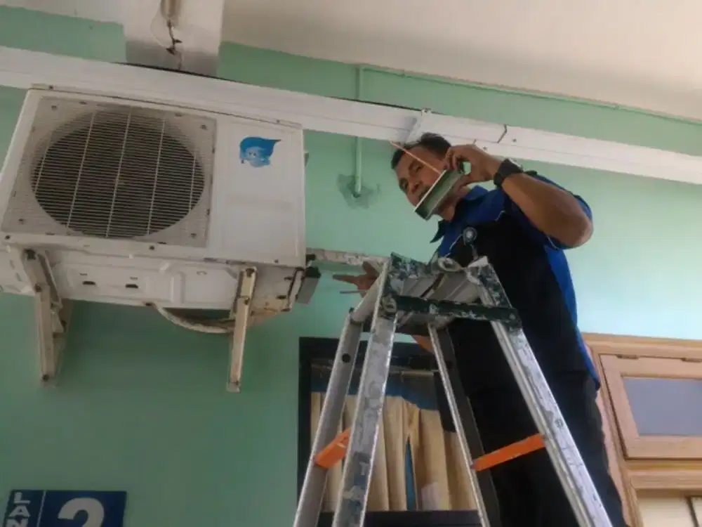 Service Ac,Kulkas,Pompa Air,Mesin Cuci dan Bongkar Pasang AC.