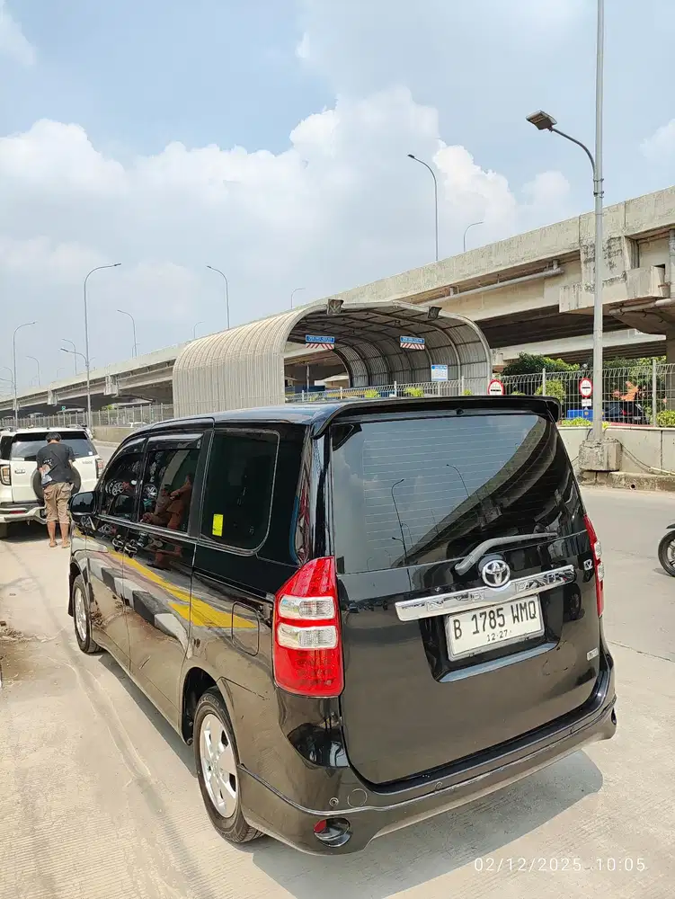 Toyota Nav1 2013 Bensin