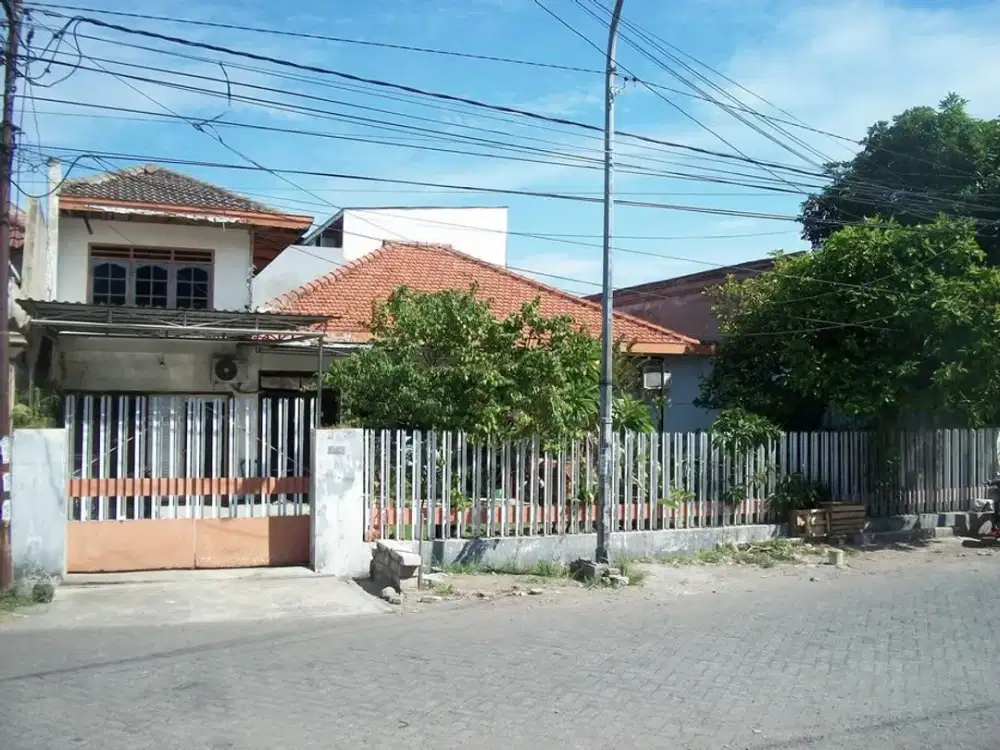 Rumah di Kutisari Selatan