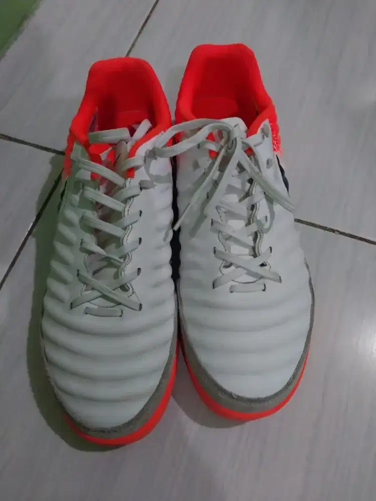 Sepatu Futsal Nike Tiempo X white orange Size 41