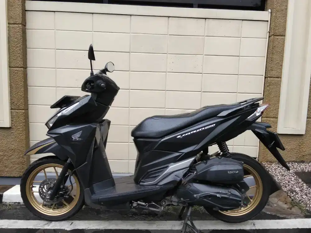 Honda Vario 150.cc tahun 2017 warna hitam Dop