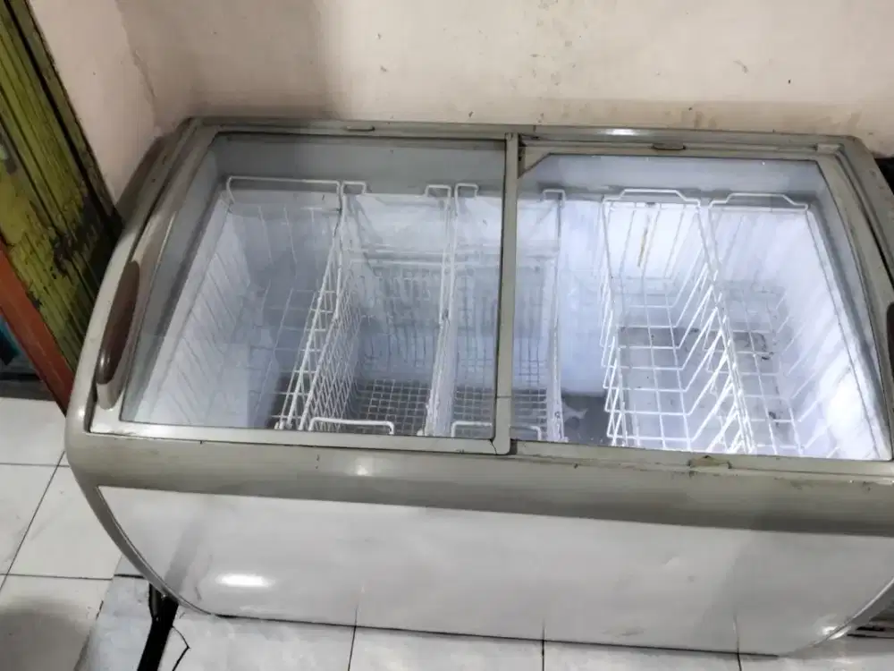 Freezer sleding merk GEA 360L