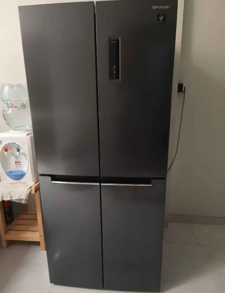 Kulkas sharp 4 pintu like new